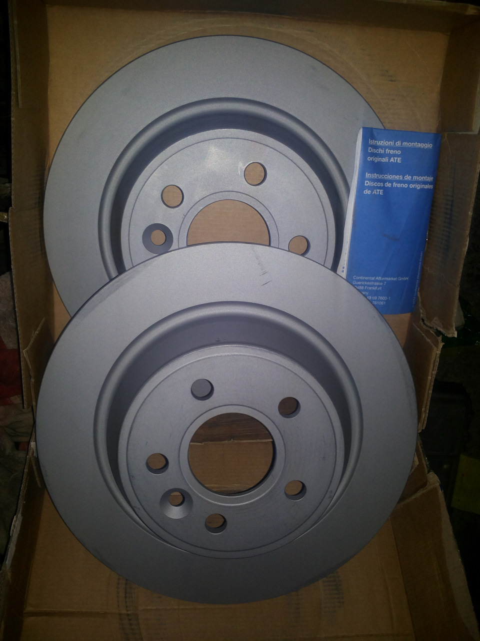 Задние диски АТЕ и колодки АТЕ ceramic. — Ford Kuga (1G), 2,5 л, 2010 ...