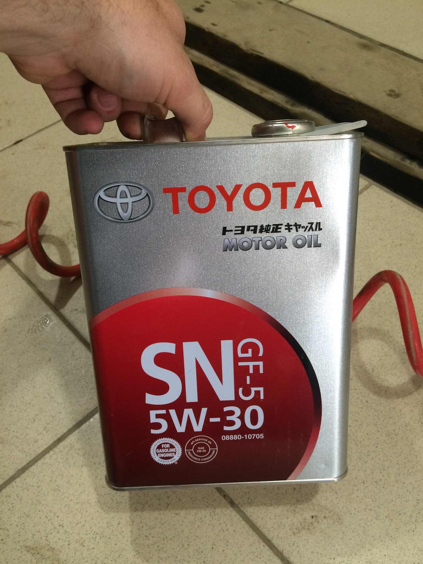 Масло тойота раум. Моторное Toyota 5w30. Toyota Oil 5w30. Тойота 5w30 металл. Toyota 5-30.