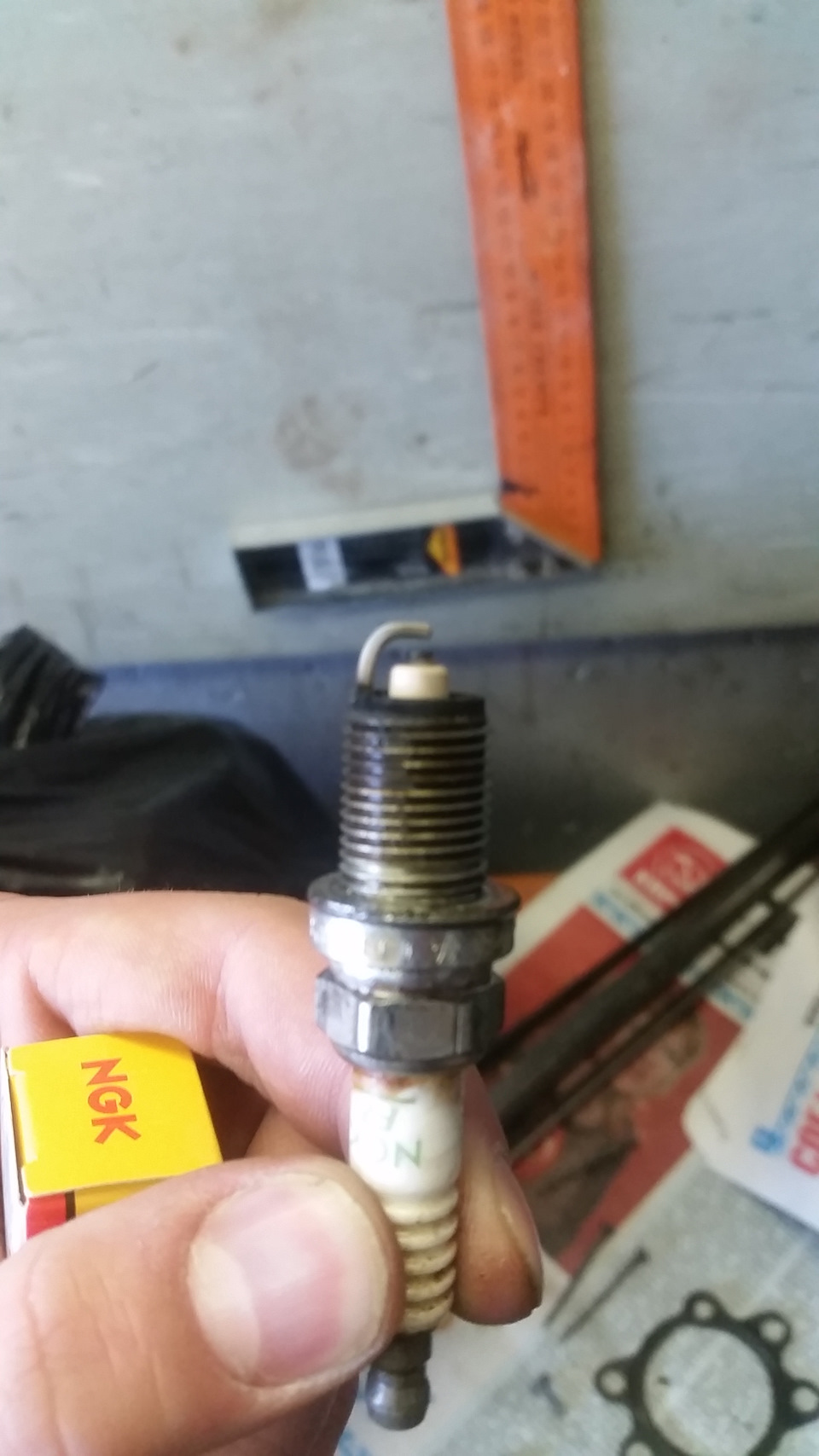 Вот такие вот старые свечи — Toyota Mark II (100)