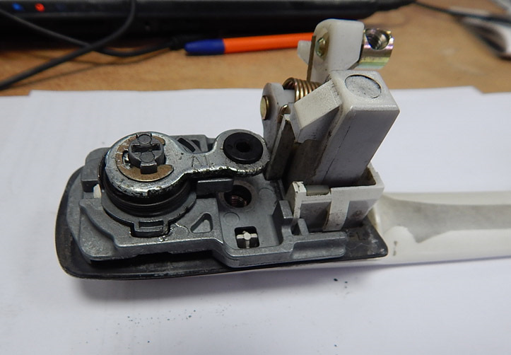 Как снять дверную ручку - 82 фото