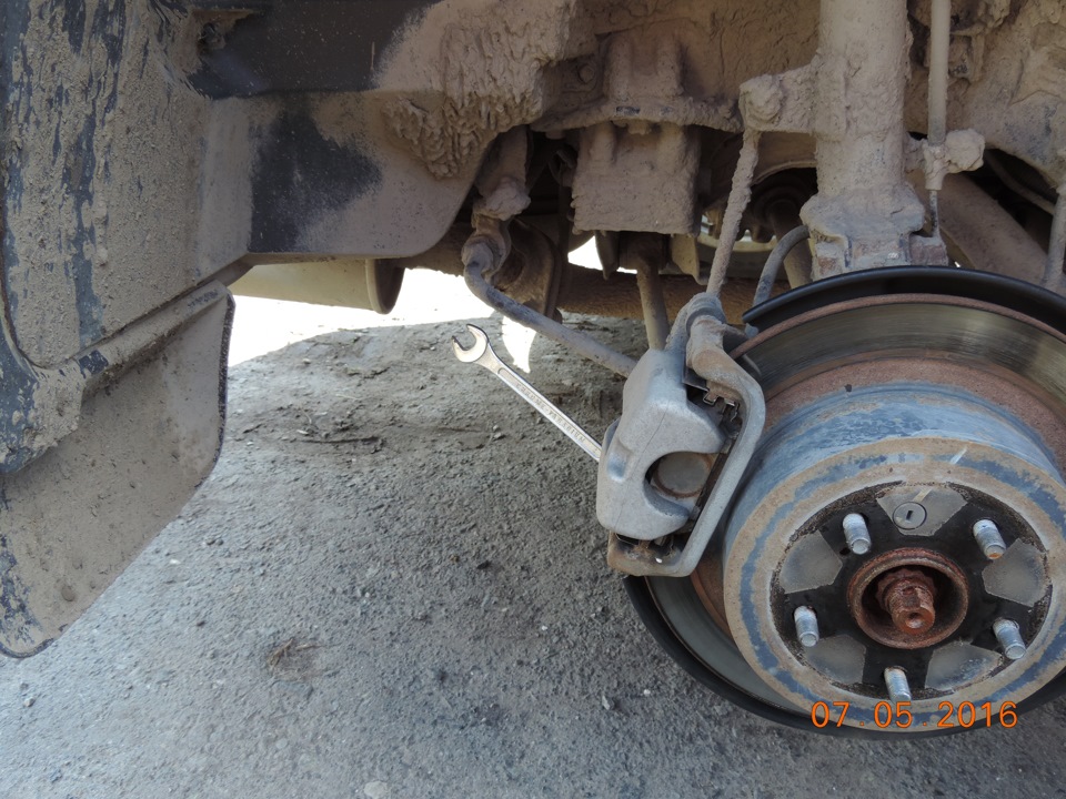 Задние тормозные колодки — Toyota Highlander (XU40), 3,5 л, 2011 года ...