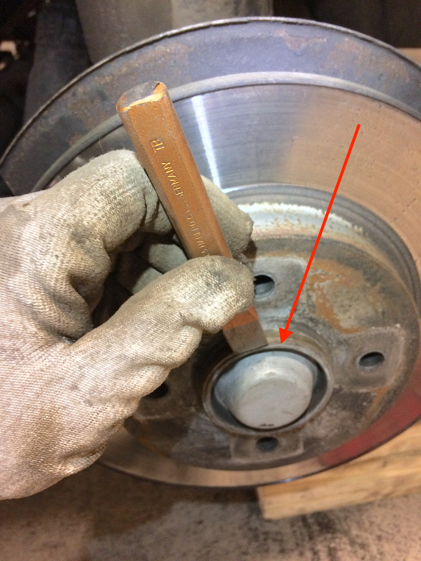 Между диском и ступицей. Зазор между диском и резиной. Пересверлить тормозной диск 4х108 на 5х100. Между диском и ступицей. Между диском и ступицей.