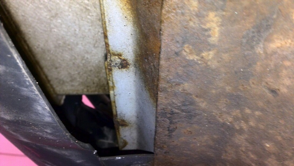 Решил я как-то поменять лампочку в противотуманке — Subaru Forester (SF ...