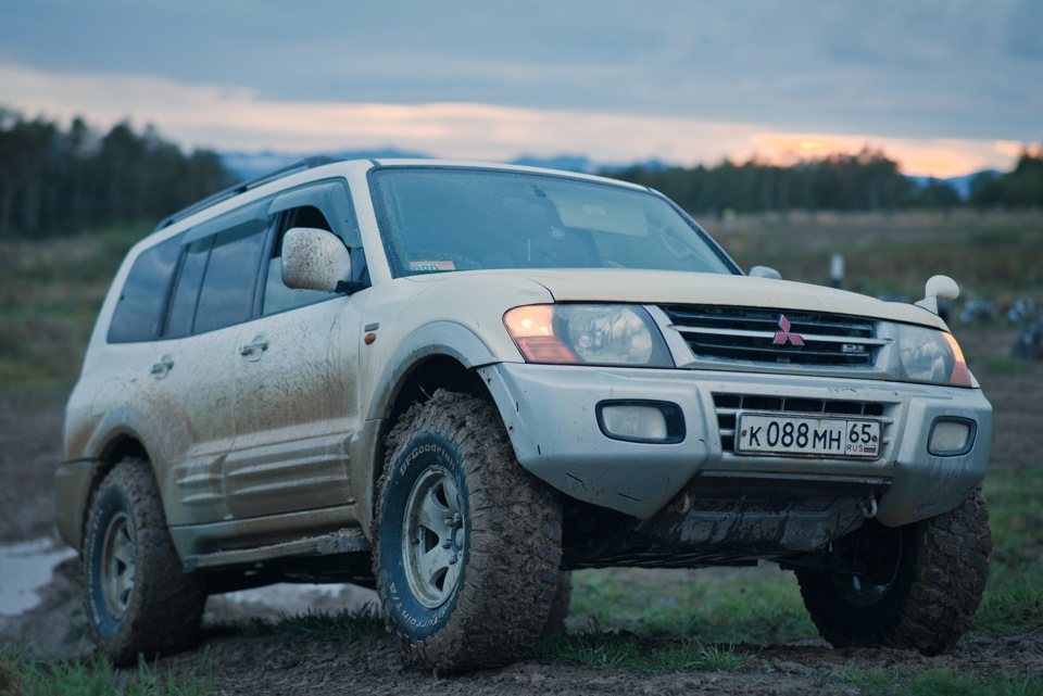 Паджеро 3 паджеро 4. Pajero 3. Паджеро 4. Митсубиси Паджеро 2003г 3.5л. Mitsubishi Pajero Exclusive 2005.