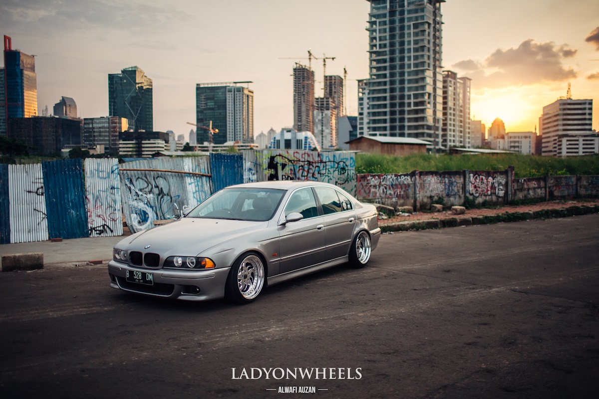 BMW e39 stance