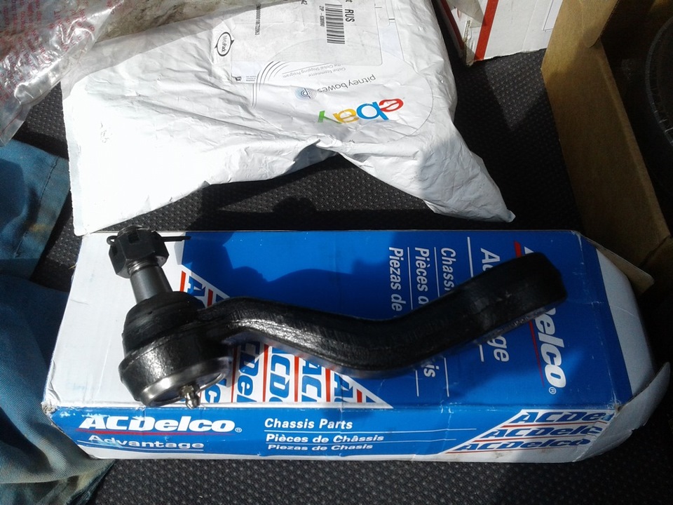 Pitman Arm: Замена рулевой сошки — Cadillac Escalade ESV (1G), 6 л ...