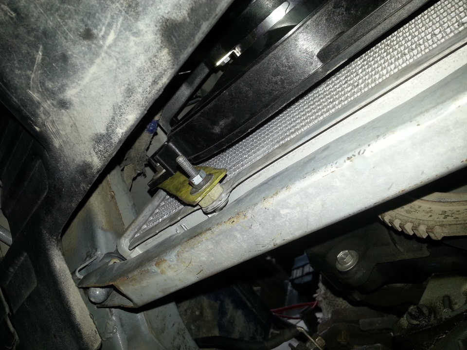 Диффузор с вентилями от нивы — Москвич 2141, 2 л, 1992 года | запчасти ...