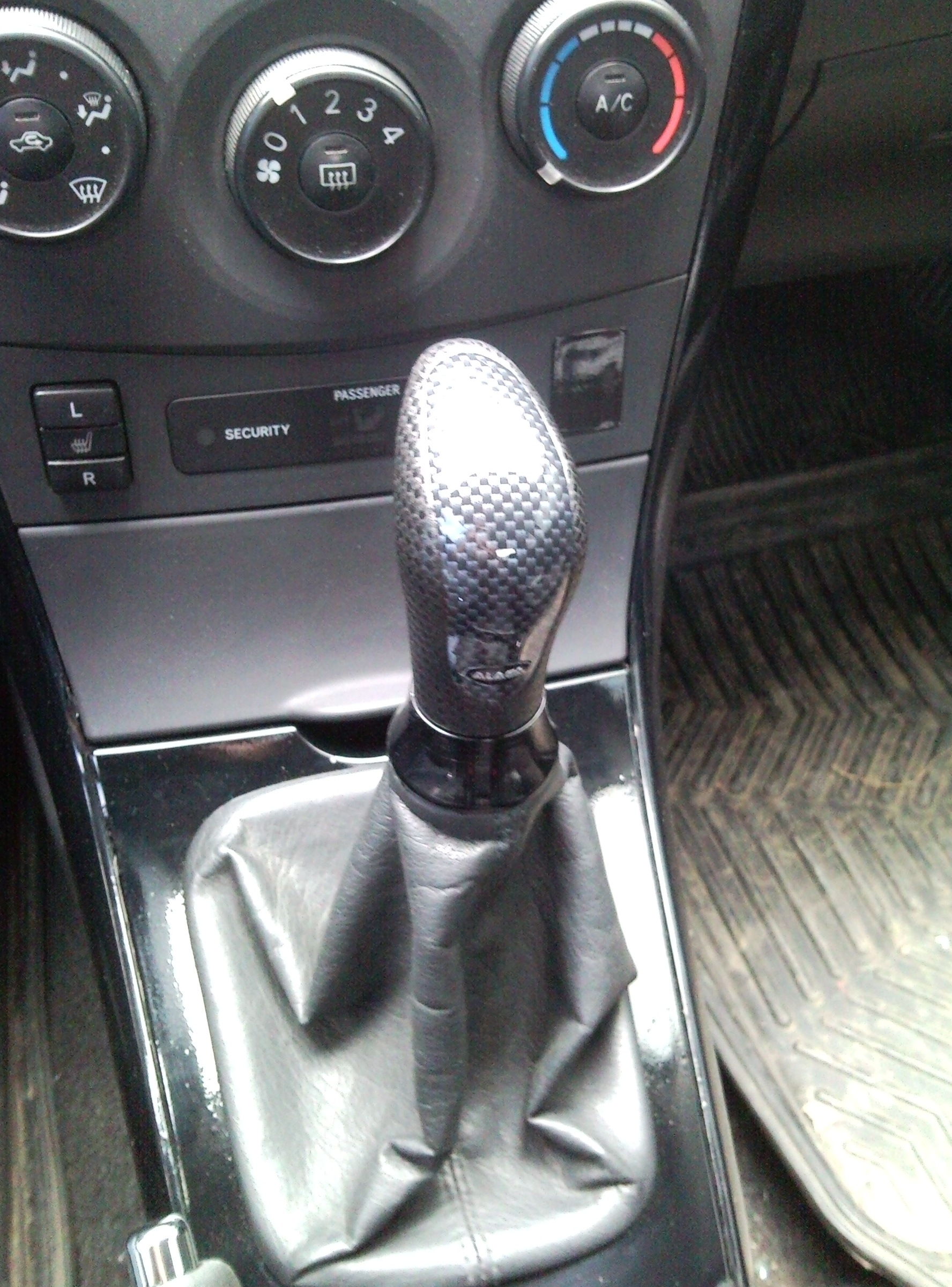 Gear knob - Toyota Corolla 16 L 2006