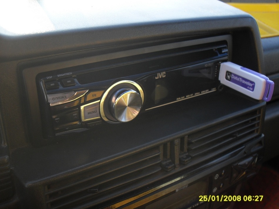 JVC KD-R527 — Lada 21093i, 1,5 л, 2002 года | автозвук | DRIVE2