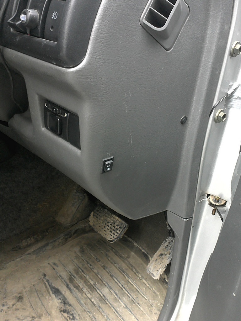 Блокировка хабов с кнопки — Suzuki Jimny (1G), 1,3 л, 1998 года ...