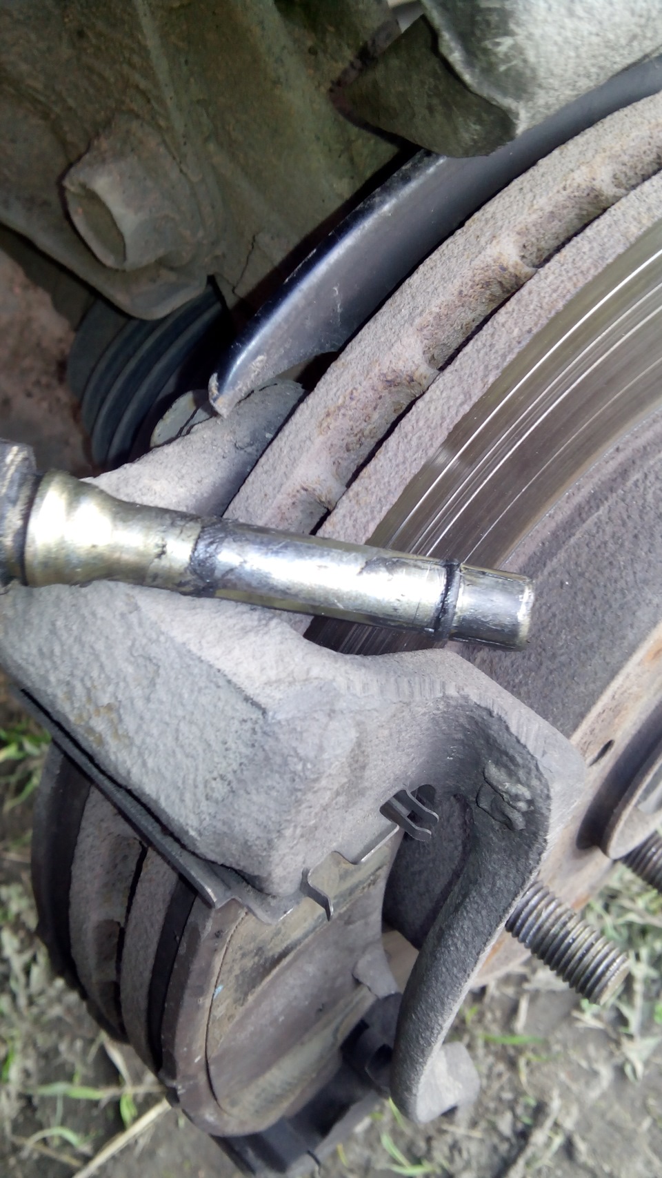 Направляющие заднего суппорта авенсис 2007. Гремят суппорта ниссан санни fb15. Стук суппортов газ-3110. Lynx qg15de направляющие суппорта fb15. Направляющие суппорта гремят пежо боксер 3 отзывы.