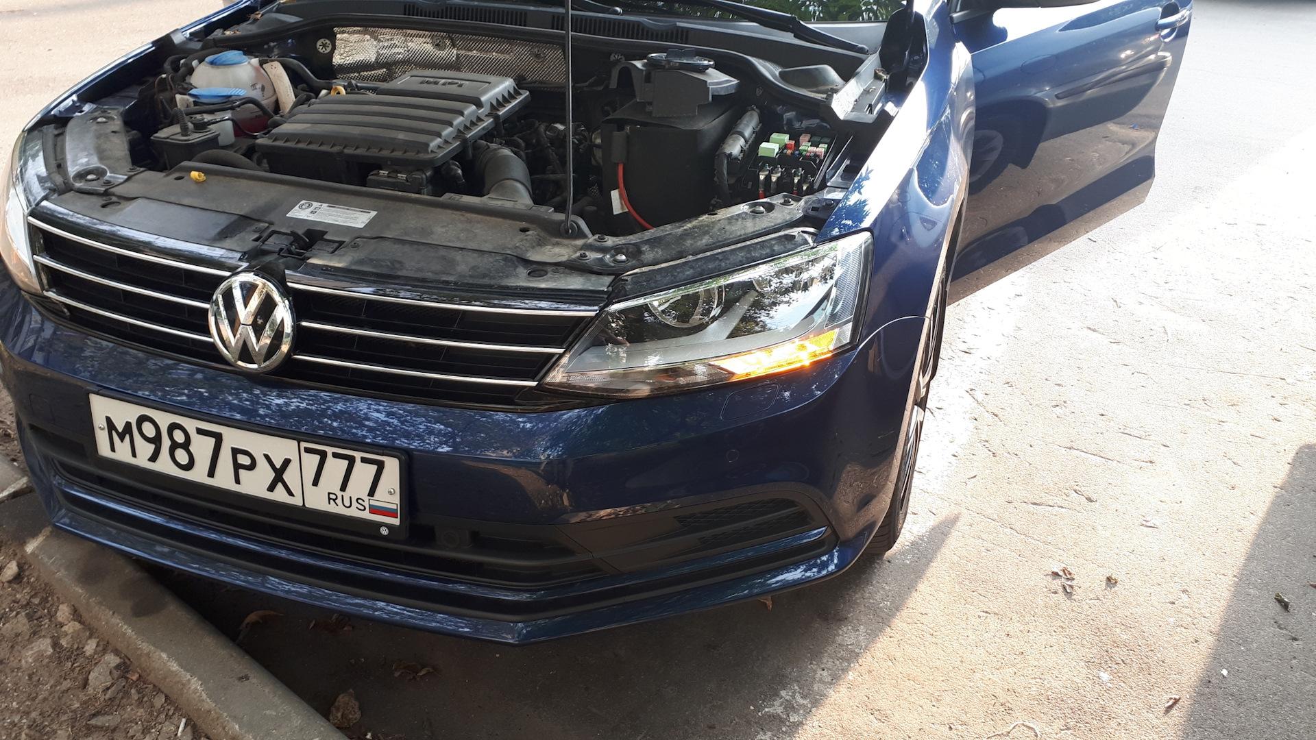 Какие лампы стоят в дхо jetta 6. Джетта 6 лампочки дхо. Накладки на задние птф volkswagen jetta 7 фольксваген джетта. Лампа ходовых огней фольксваген джетта 6 2013 года. Джетта 6 лампочки дхо.