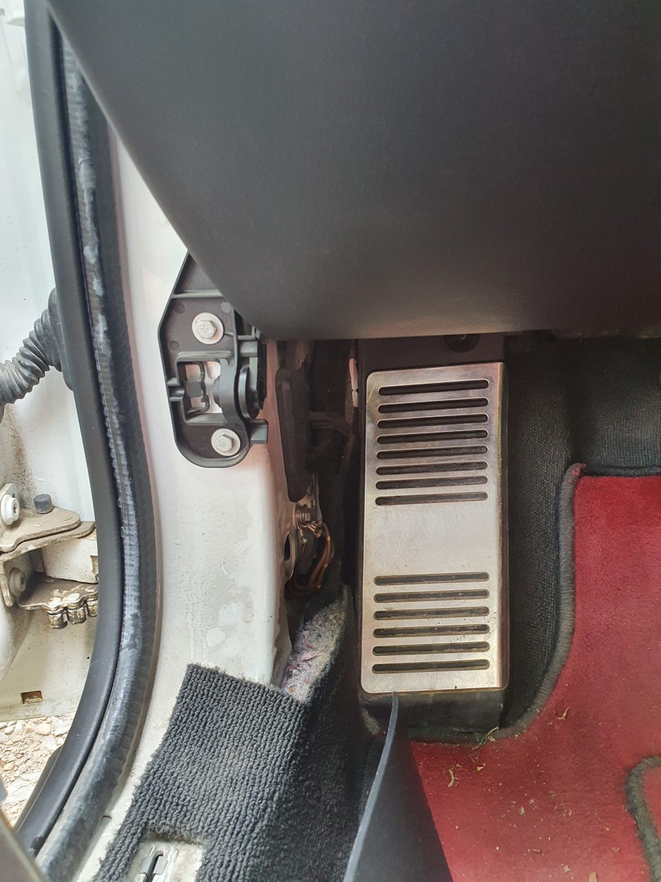 Сломалась салоная ручка открывания капота. — Audi TT (2G), 2 л, 2011 ...