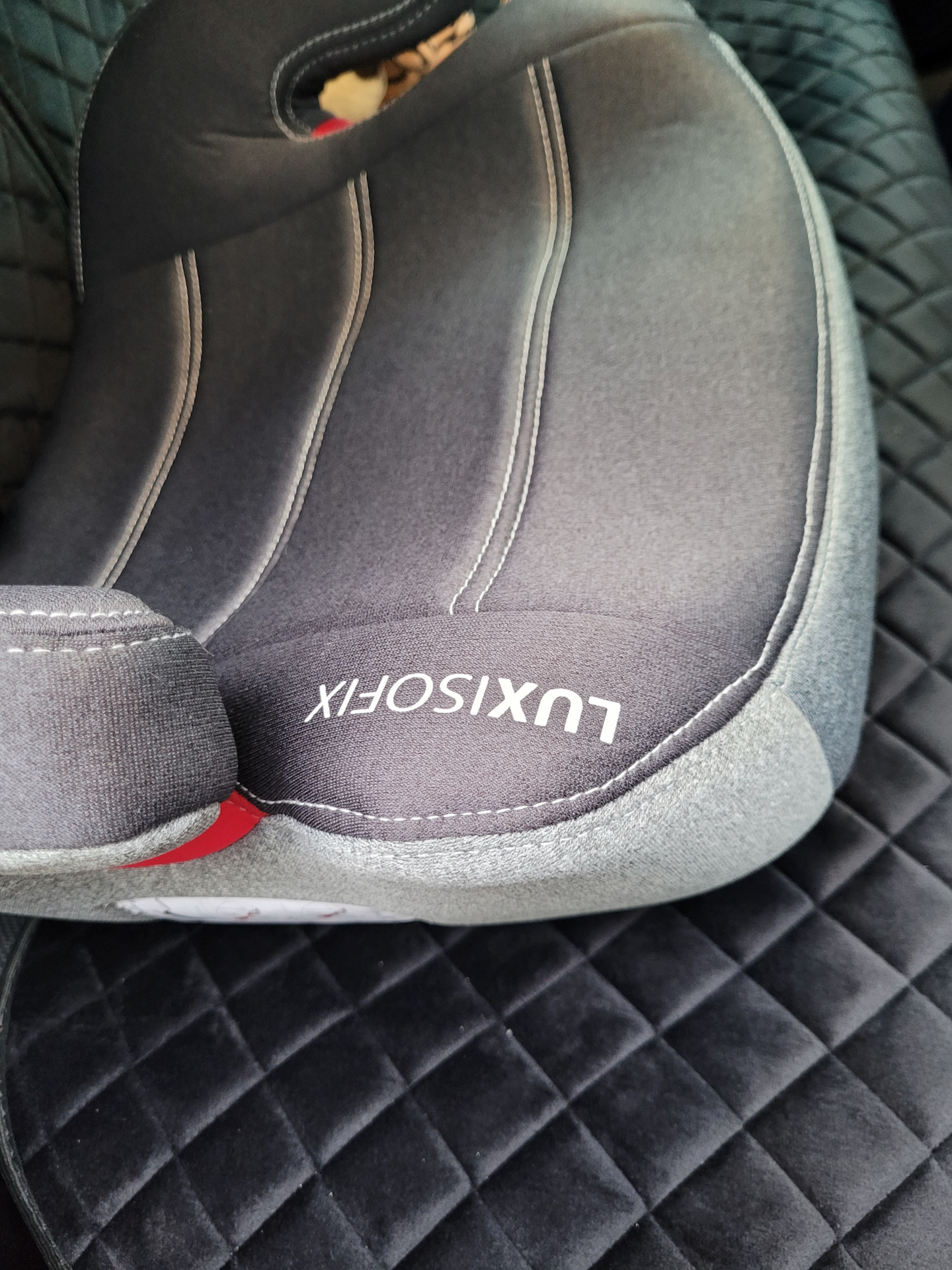 Бустер ISOFIX для ребенка — Volkswagen Tiguan (1G), 2 л, 2016 года ...