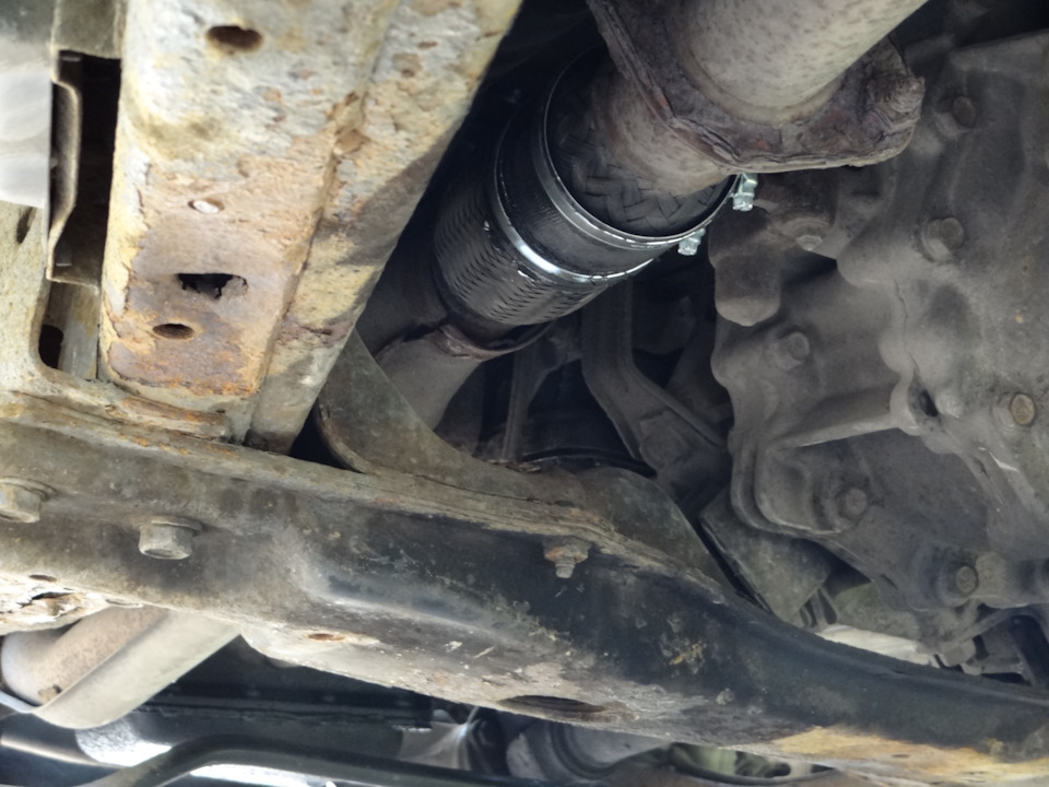 Прогорела гофра ремонт на дороге — Nissan Patrol GR II (Y61), 3 л, 2001 ...