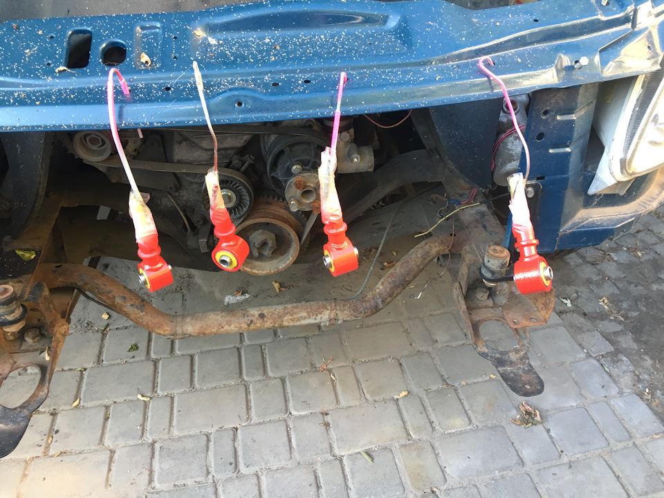 Perednyaya Hodovaya Podramnik Amortizatory Pruzhiny Rychagi Salejnbloki Prostavki Shpilki Rulevye Tyagi Nakonechniki Mitsubishi Eclipse 2 0 L 1996 Goda Na Drive2