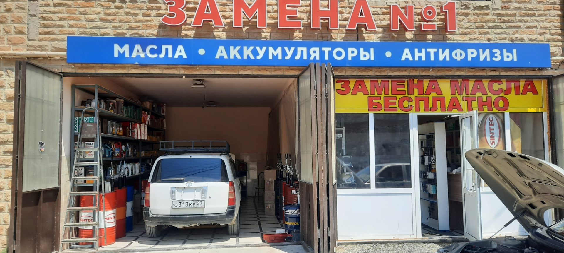 Замена передних стоек амортизатора часть 2 — Peugeot 107, 1 л, 2011 ...