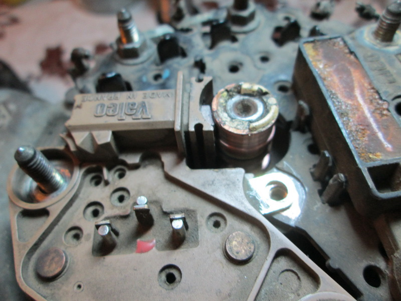 Valeo замена щеток. Щетки генератора валео. Valeo замена щеток. Оплавился корпус щеток генератора. Valeo замена щеток.