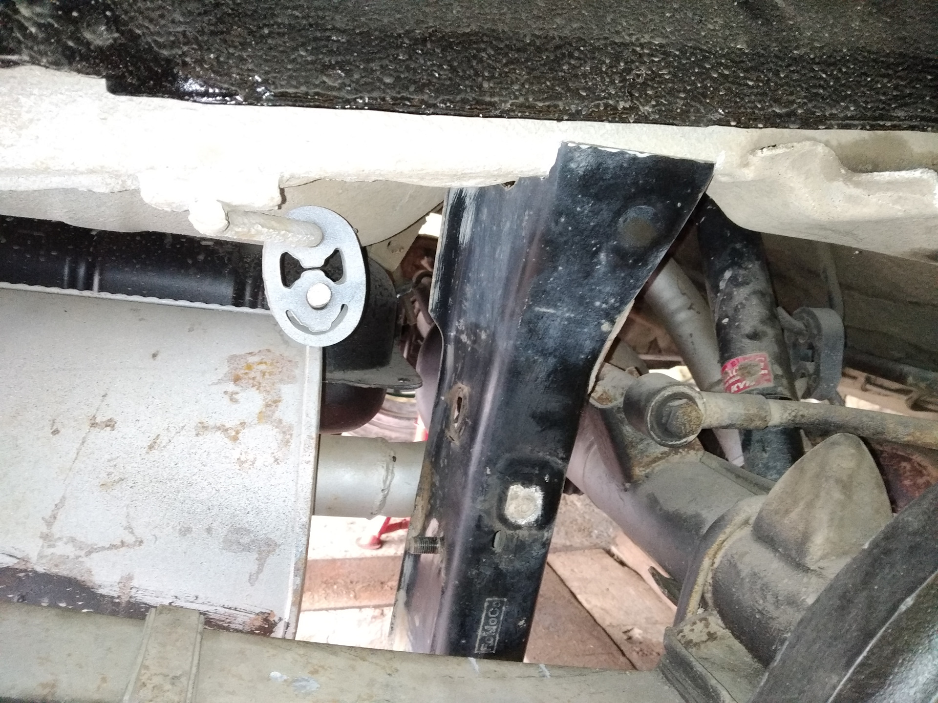 Кронштейн тяги панара ваз 2107. Тяги заднего моста нива шевроле. Кронштейн крепления реактивной тяги нива 2121. Кронштейн крепления реактивной тяги на ваз 2121 нива. Кронштейн тяги панара уаз патриот.