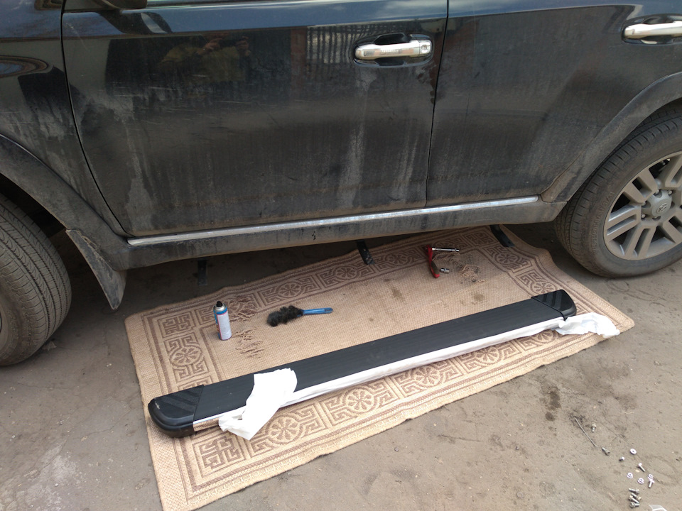 Подножки — Toyota 4Runner (V), 4 л, 2010 года | аксессуары | DRIVE2