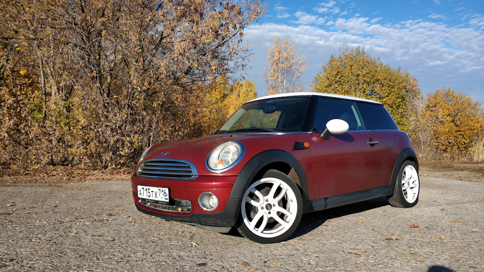 Отзывы владельцев мини. Мини Купер вишневый. Mini Cooper drive2. Mini Купер вишневый. Mini Cooper 2002 вишневый.