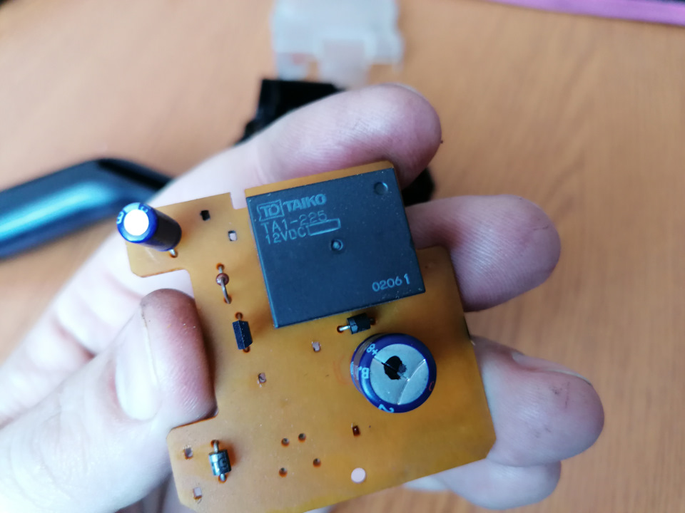 Фото в бортжурнале Mazda Protege (FH4H)