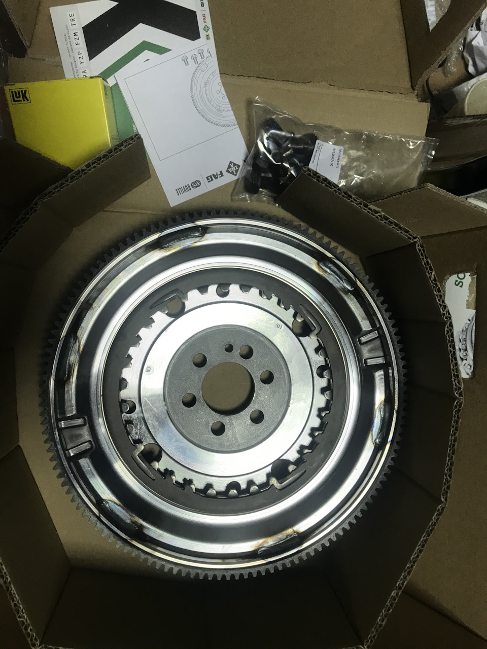 Замена сцепления и маховика DQ200 — Volkswagen Passat B7, 1,4 л, 2012 ...