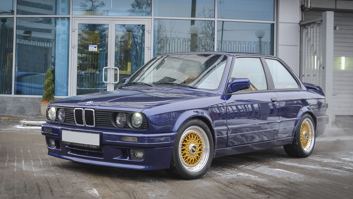 BMW 318 e30 седан