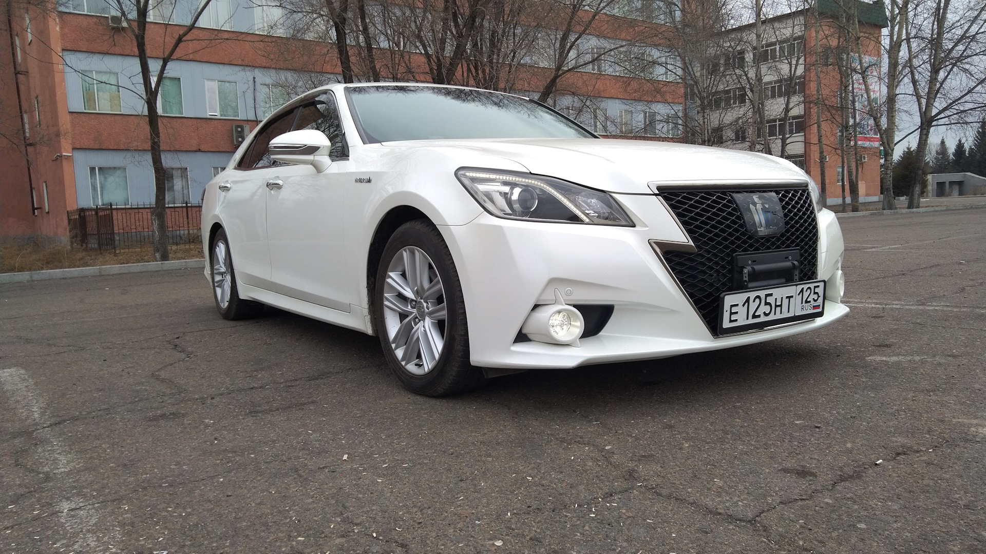 Toyota Crown (S210) 2.5 гибридный 2015 | Athlete Black Style на DRIVE2