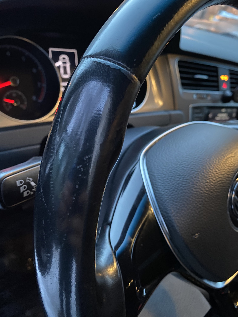 Питомцы в фонарях или какие ещё косяки… — Volkswagen Golf Mk7, 1,4 л ...