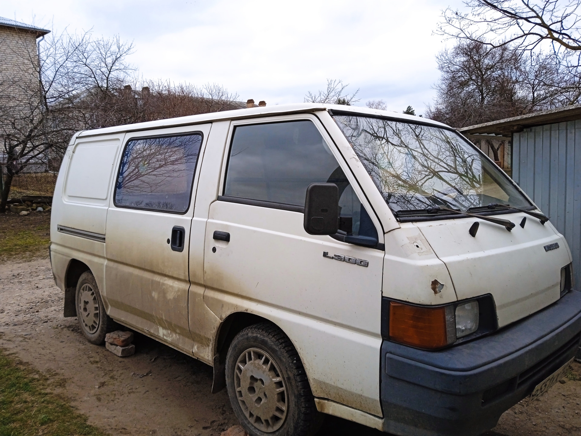 Модель л 300. Митсубиси л300. Л300 Мицубиси б. Mitsubishi l300 II 1986-2000.