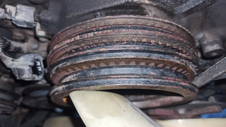 Никогда такого не было и вот опять… 4-ый шкив коленвала пошел ...