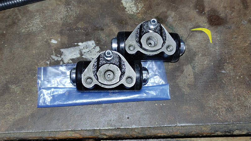 Ремонт задних тормозов: замена тормозных колодок, цилиндров, барабанов ...