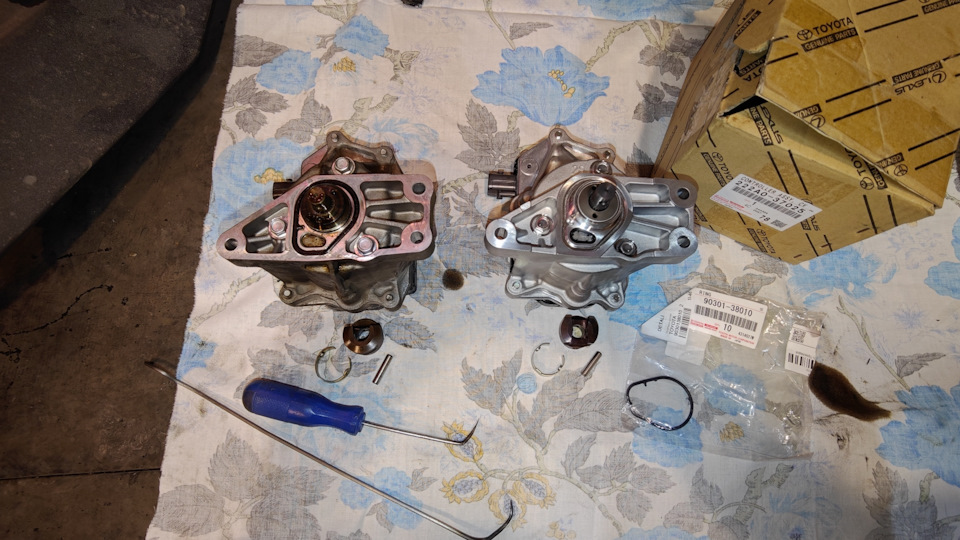 Фото в бортжурнале Toyota RAV4 (III). Запчасти на фото: 9030138010