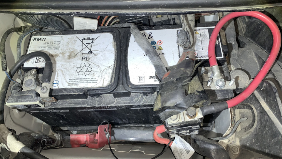 Аккумулятор 105Ah в Range Rover L322 с опасным удлинителем плюсовой клеммы — Land Rover Range Rover (3G)