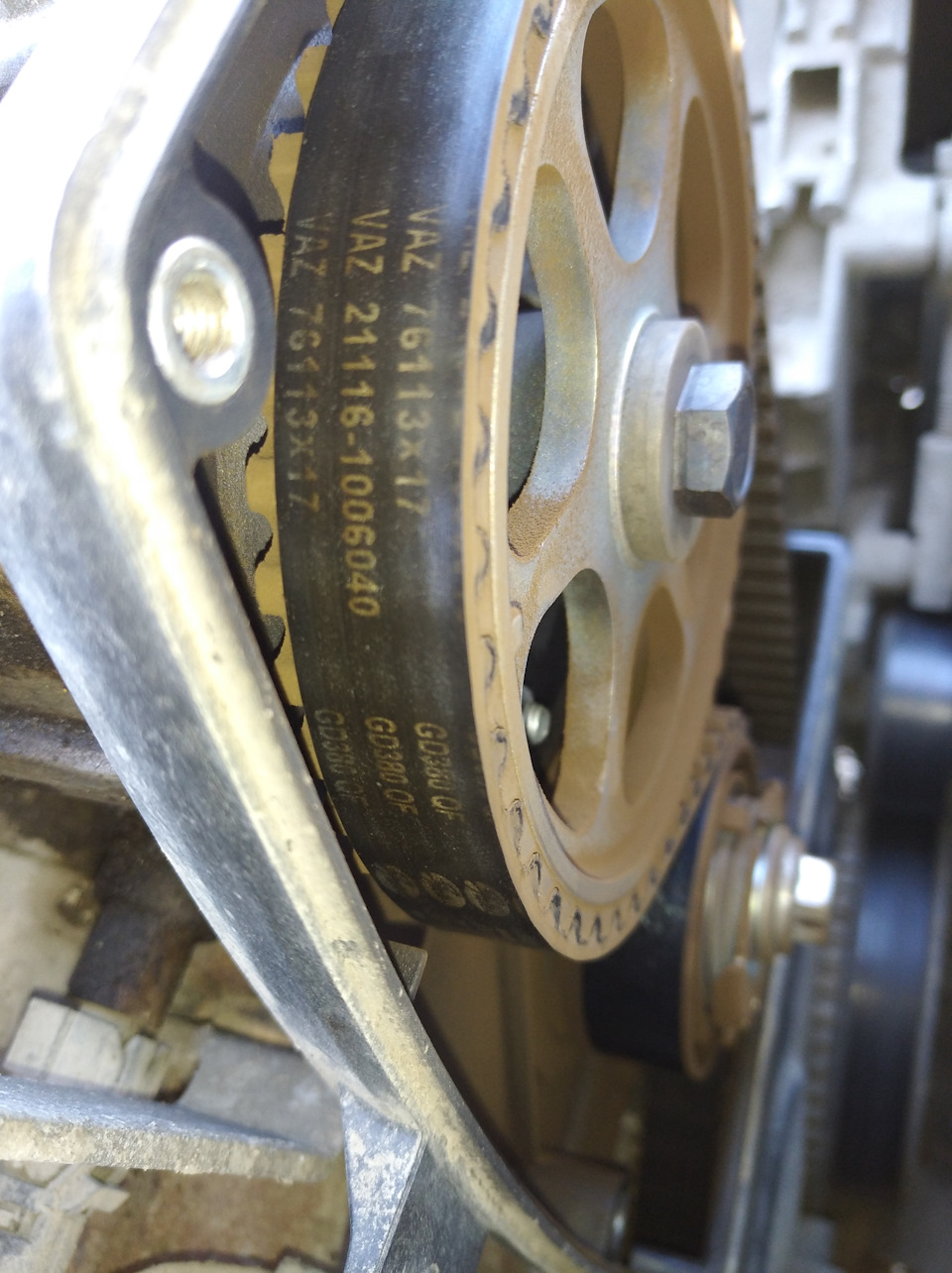 Расположение надписей — Lada Kalina Cross. Запчасти на фото: 211161006040