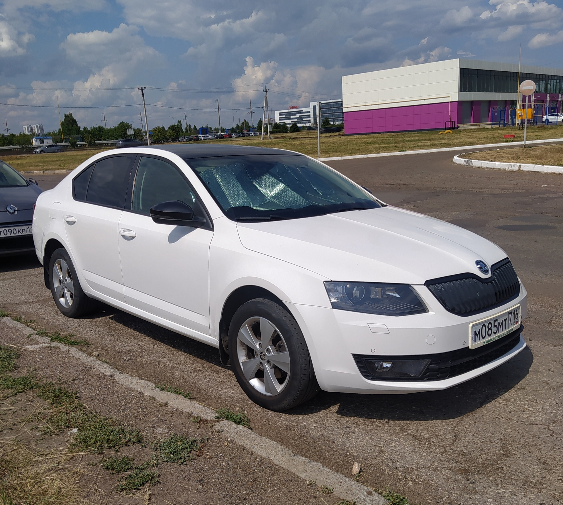 Первое правило оклейки автомобиля пленкой — не оклеивать автомобиль пленкой.  — Skoda Octavia A7 Mk3, 1,4 л, 2015 года | своими руками | DRIVE2