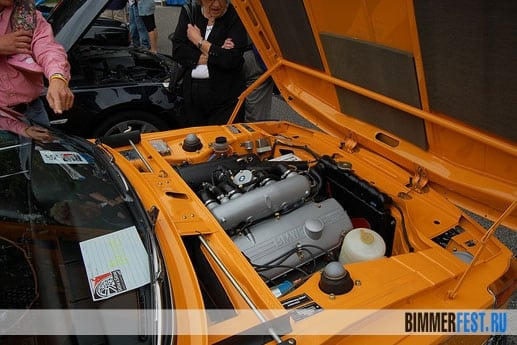 Двигатель M10 под капотом BMW 2000 tii Touring E6 — BMW 3 series Convertible (E30)