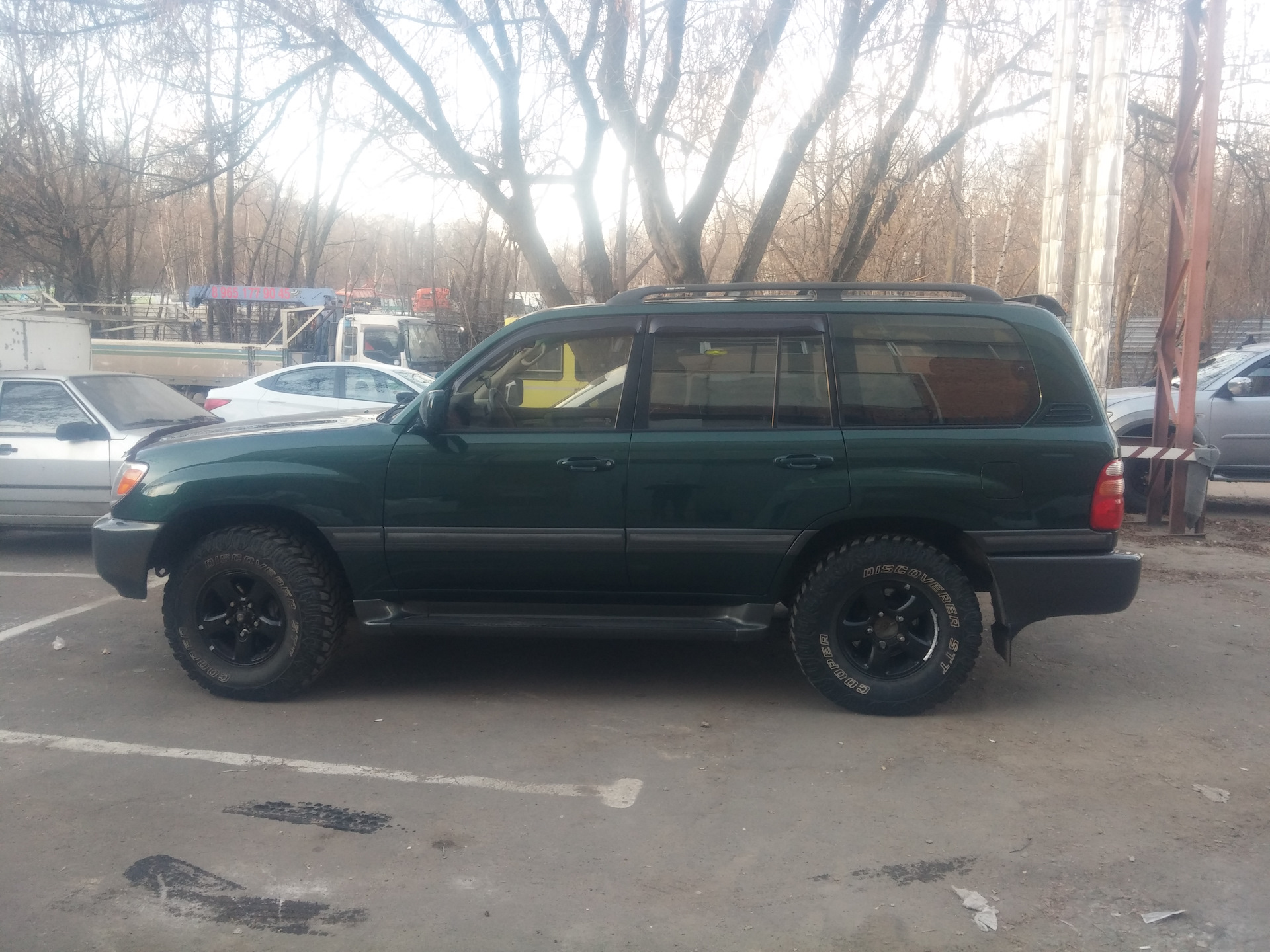 Крузер 100 чита. Диски на ленд Крузер 100. 285 75 R16 Land Cruiser 100. Toyota Land Cruiser 100.