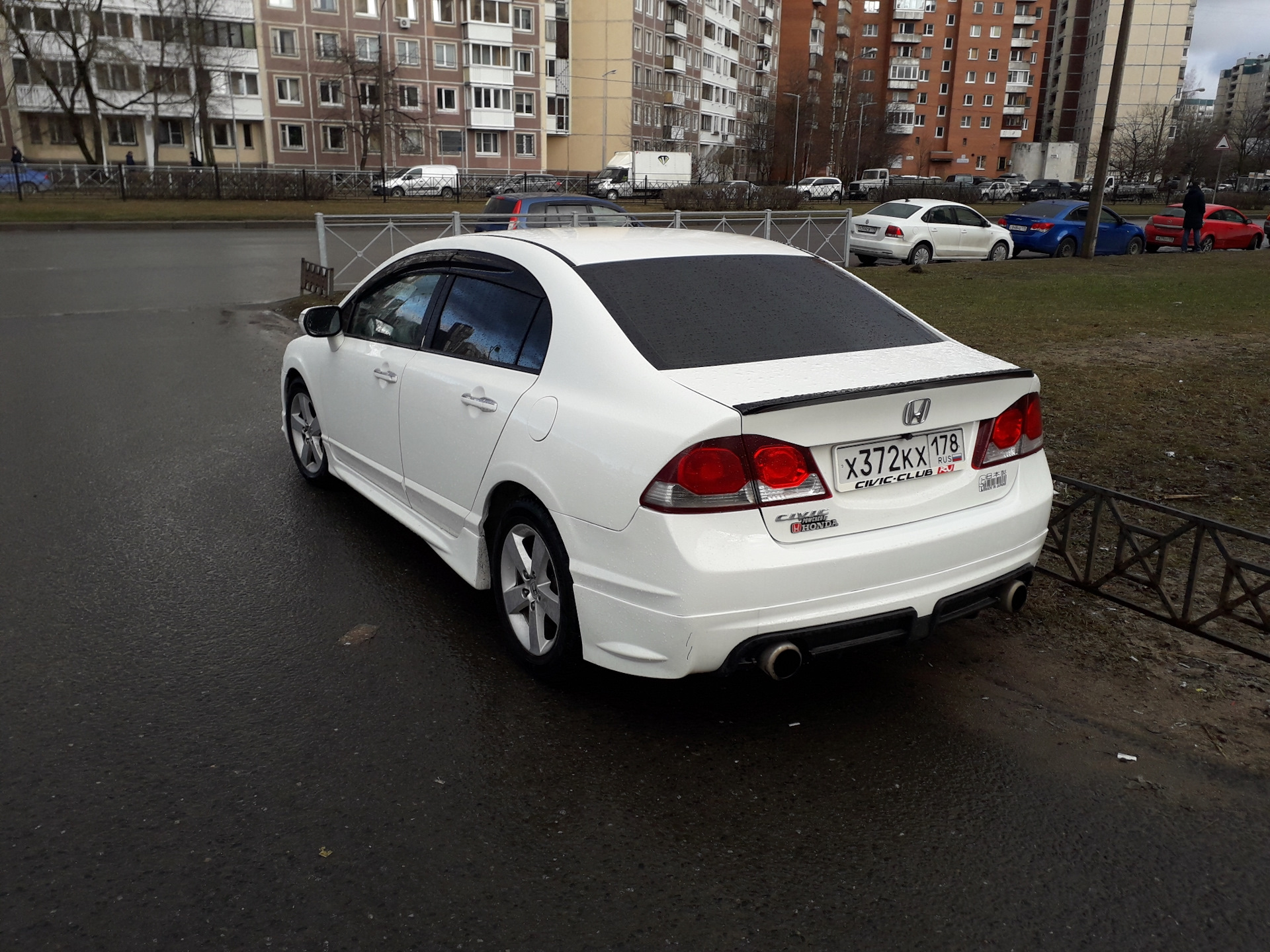 Купить Хонду Цивик 4d