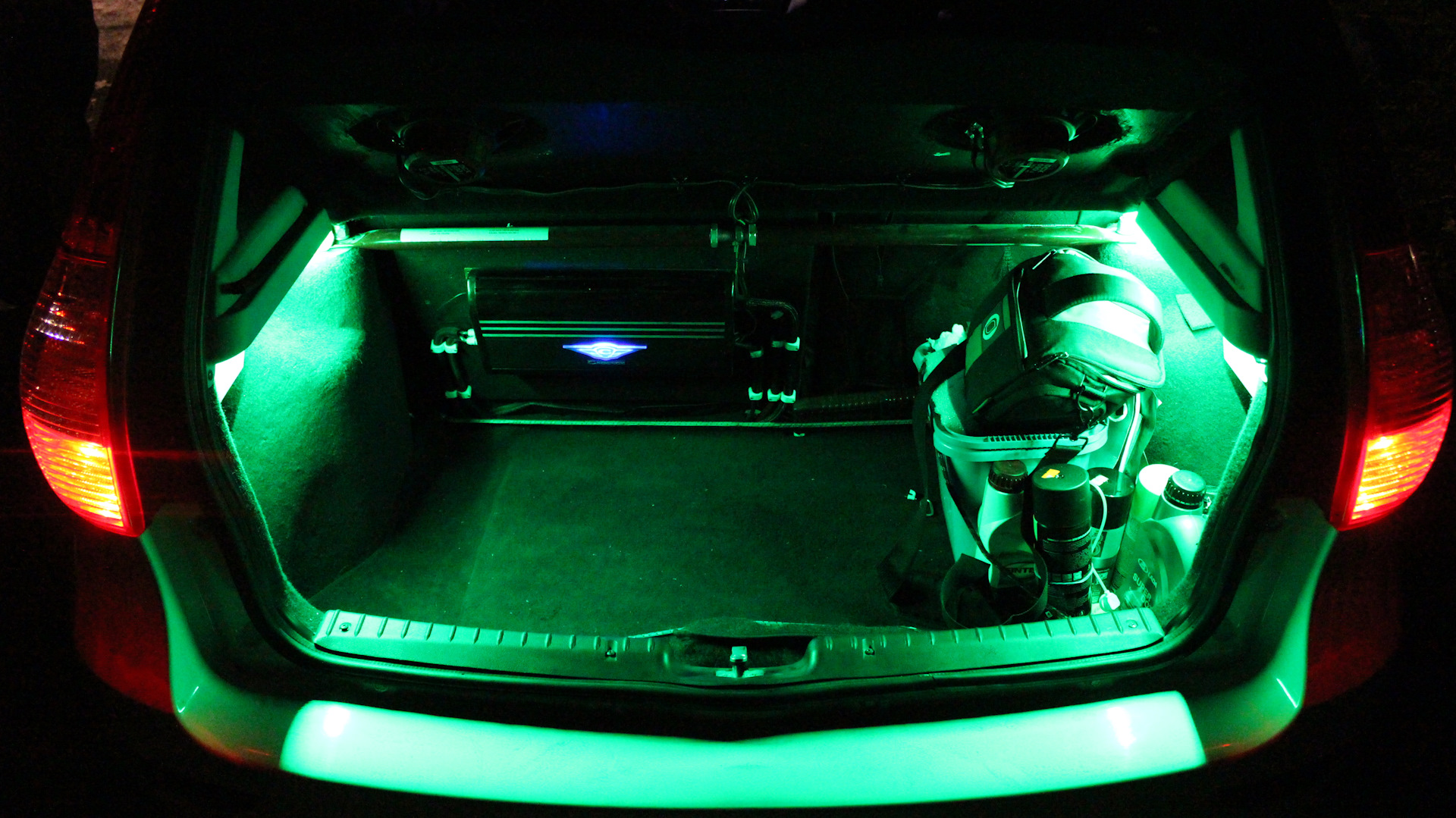 Купить подсветку багажника. Подсветка багажника Калина 1 универсал. Подсветка багажника ГАЗ 3110. Подсветка багажника Калина 1.