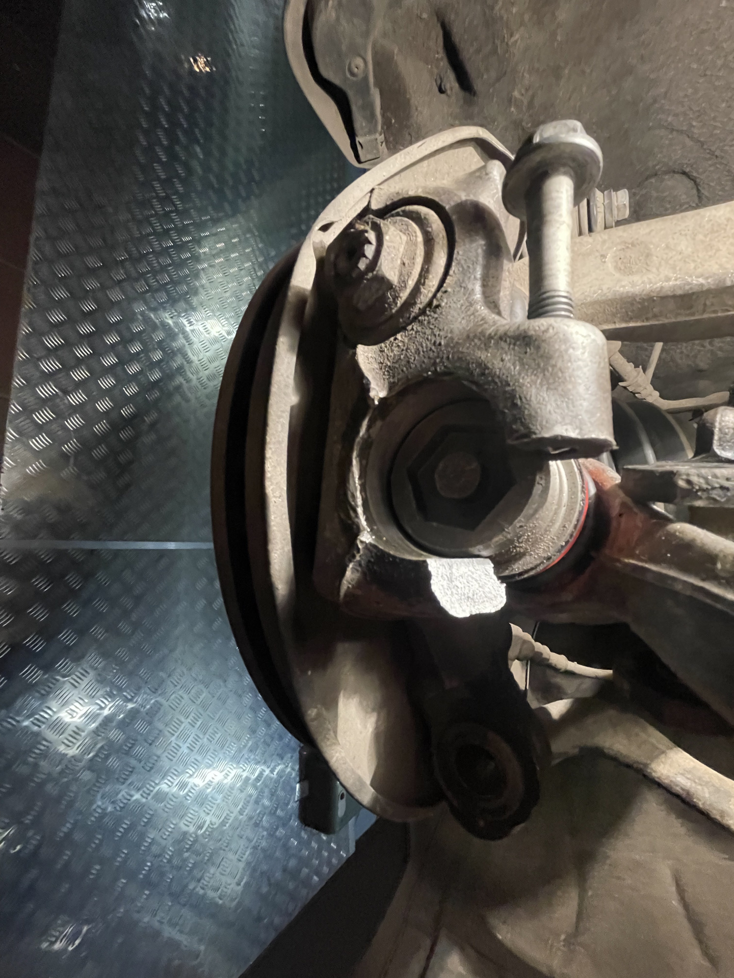 146000 Как поменять шаровую опору на 35+тысяч рублей+4 сход-развал ...