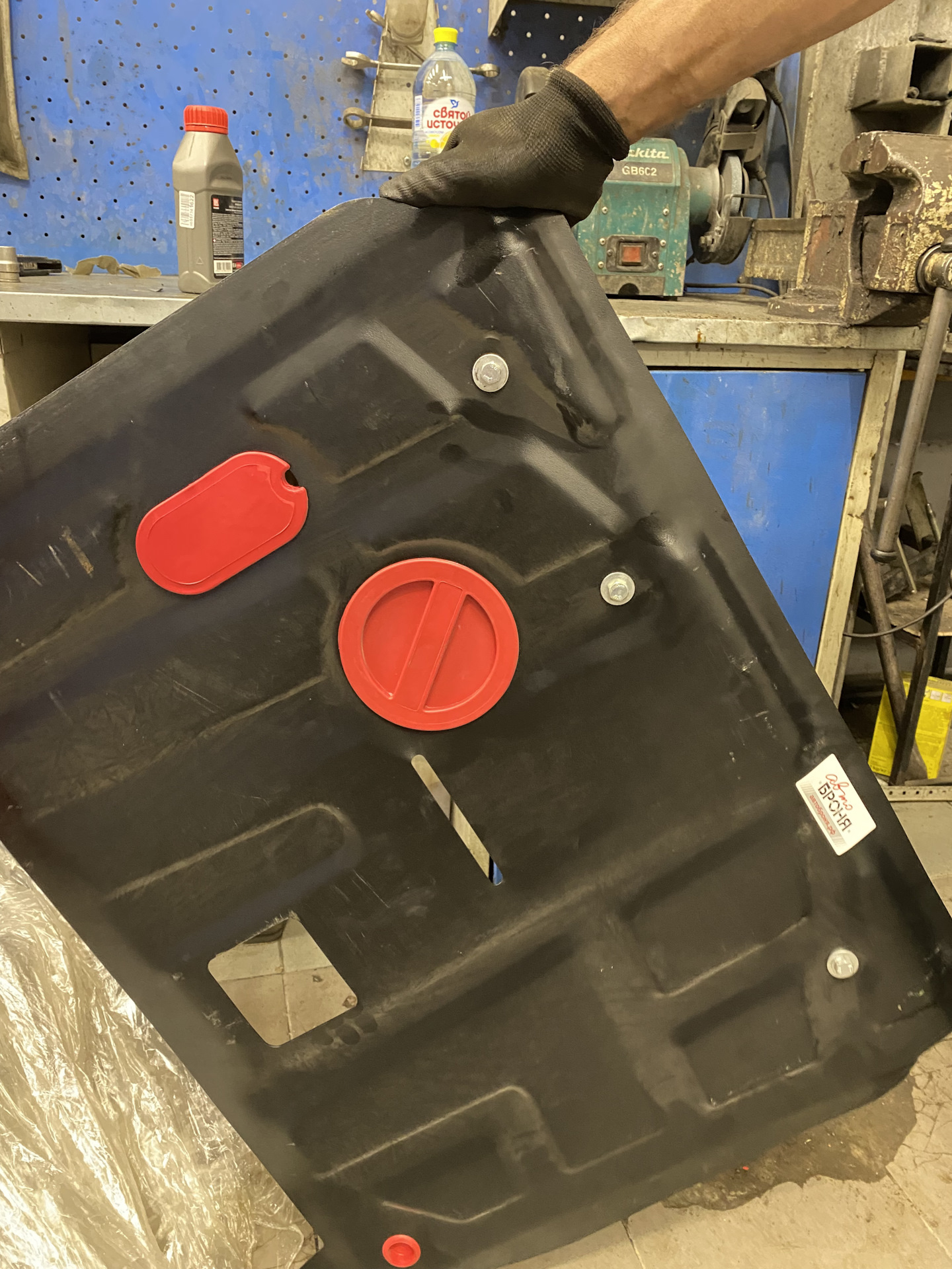 Замена защиты картера и обслуживание задних тормозов — KIA Ceed (2G), 1 ...