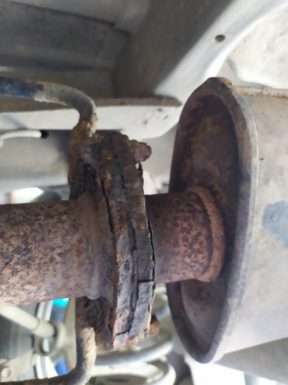 Фланцы как на дне морском лежали) — Toyota Estima (I)