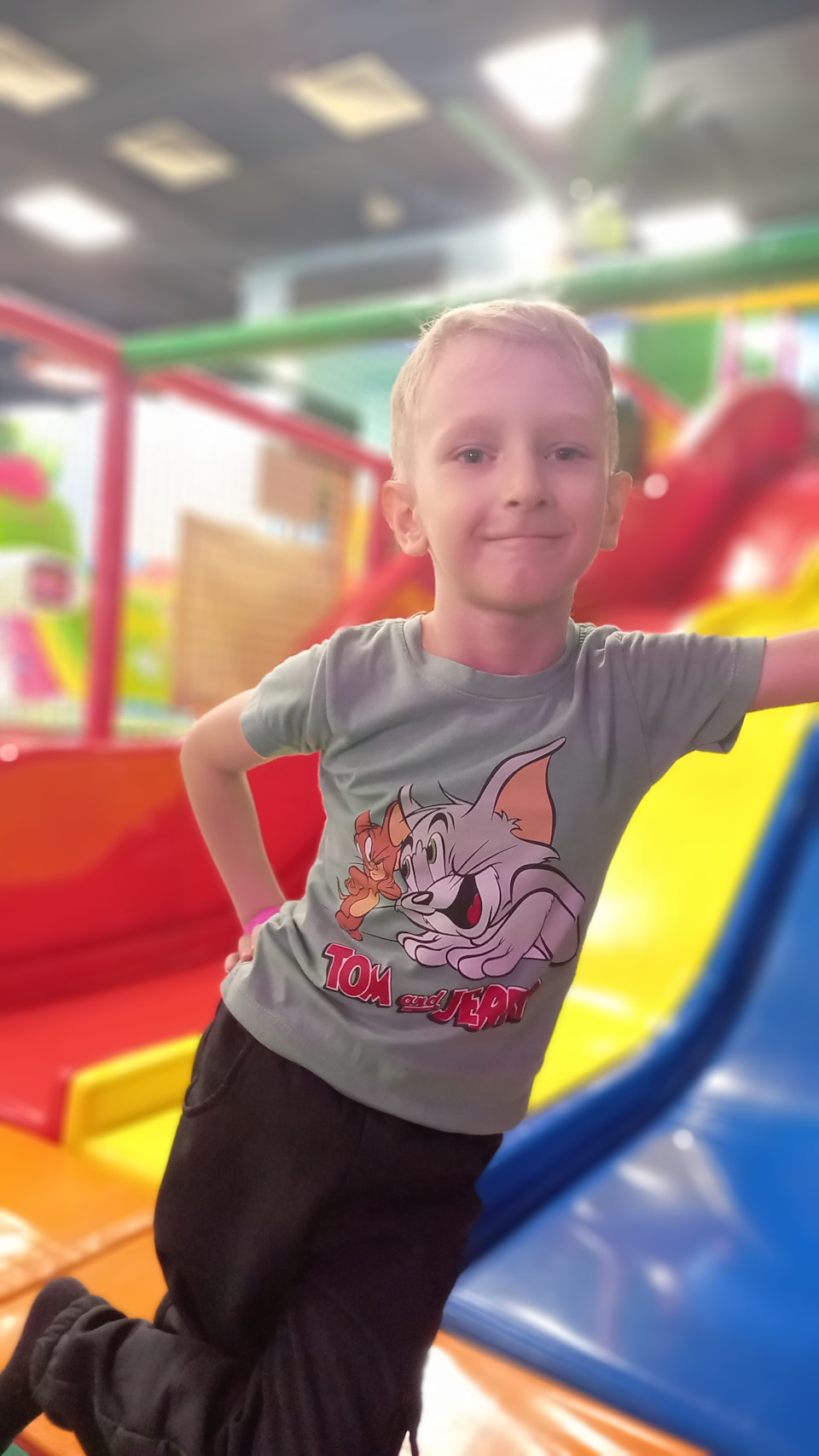 Тини лав. Мультфильмы для детей. Мультфильмы для детей от 3 лет. Паровозик чух-чух. Грузовичок лева мультсериал лева.