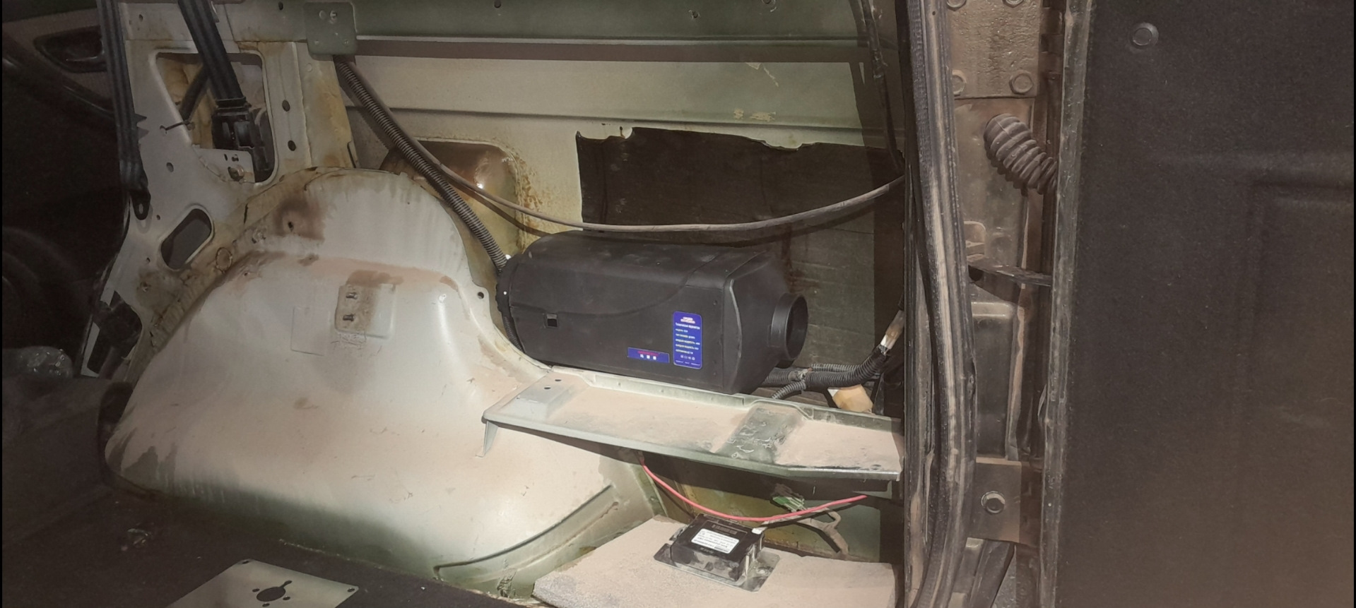 Автономный отопитель салона + третий бак — УАЗ Patriot, 2,7 л, 2014 ...