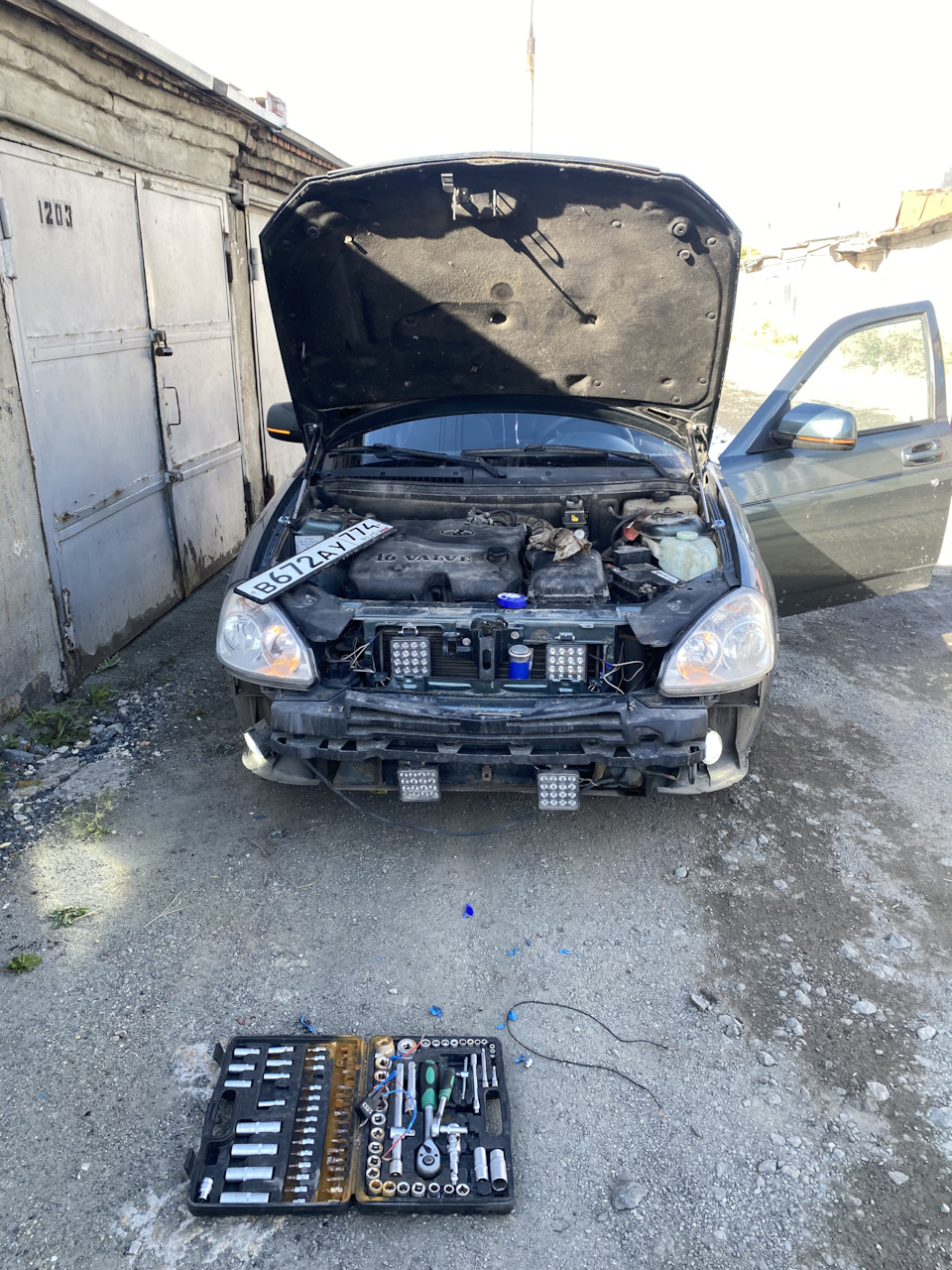 Замена передних фар — Lada Приора хэтчбек, 1,6 л, 2010 года | просто ...