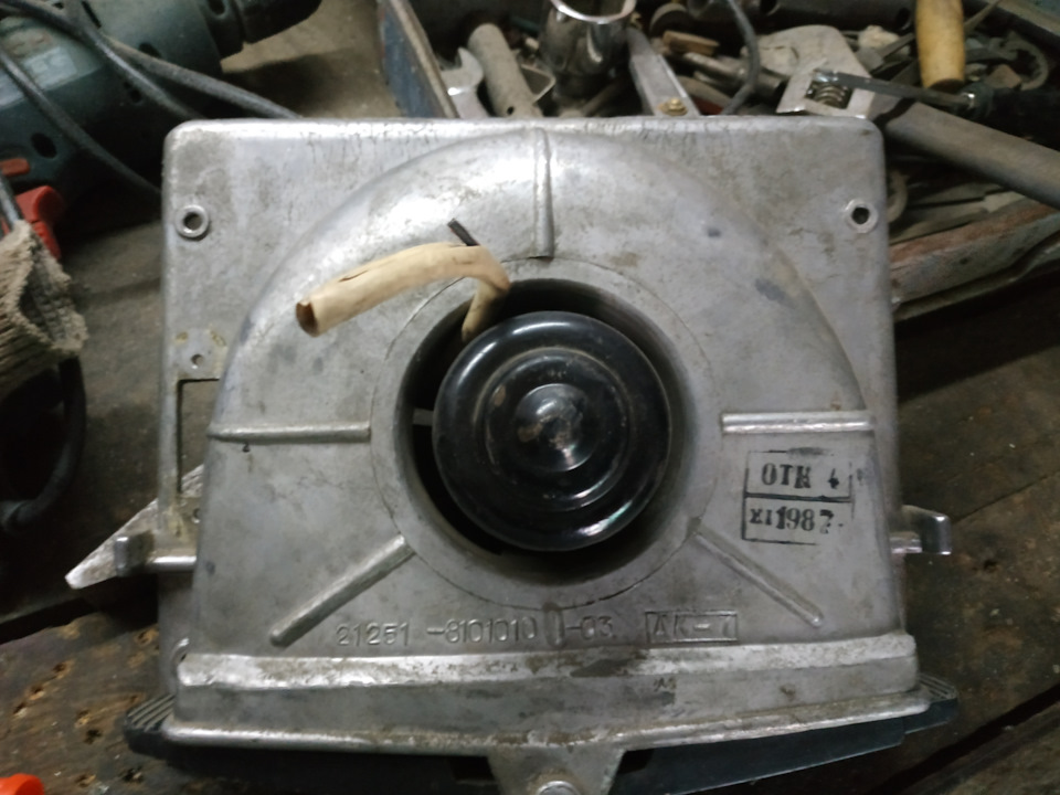 Установка центробежного вентилятора печки — ИЖ Москвич 412, 1,8 л, 1987 ...