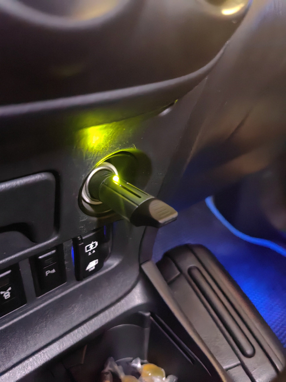 Всем привет! Купил очередной редкий аксессуар AROMA SPREAD — Toyota RAV4 (II)