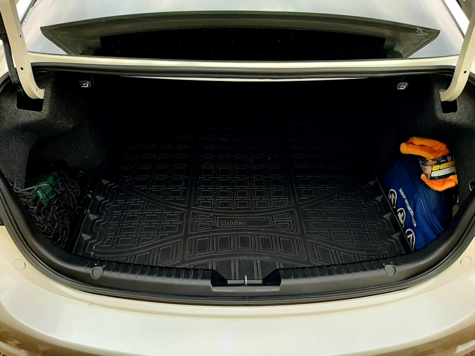Багажник мазда 6 gg. Mazda 6 GJ багажник. Пенопласт багажника Mazda 6 GJ. Ниши багажника Mazda 6 по. Емкость в багажнике.